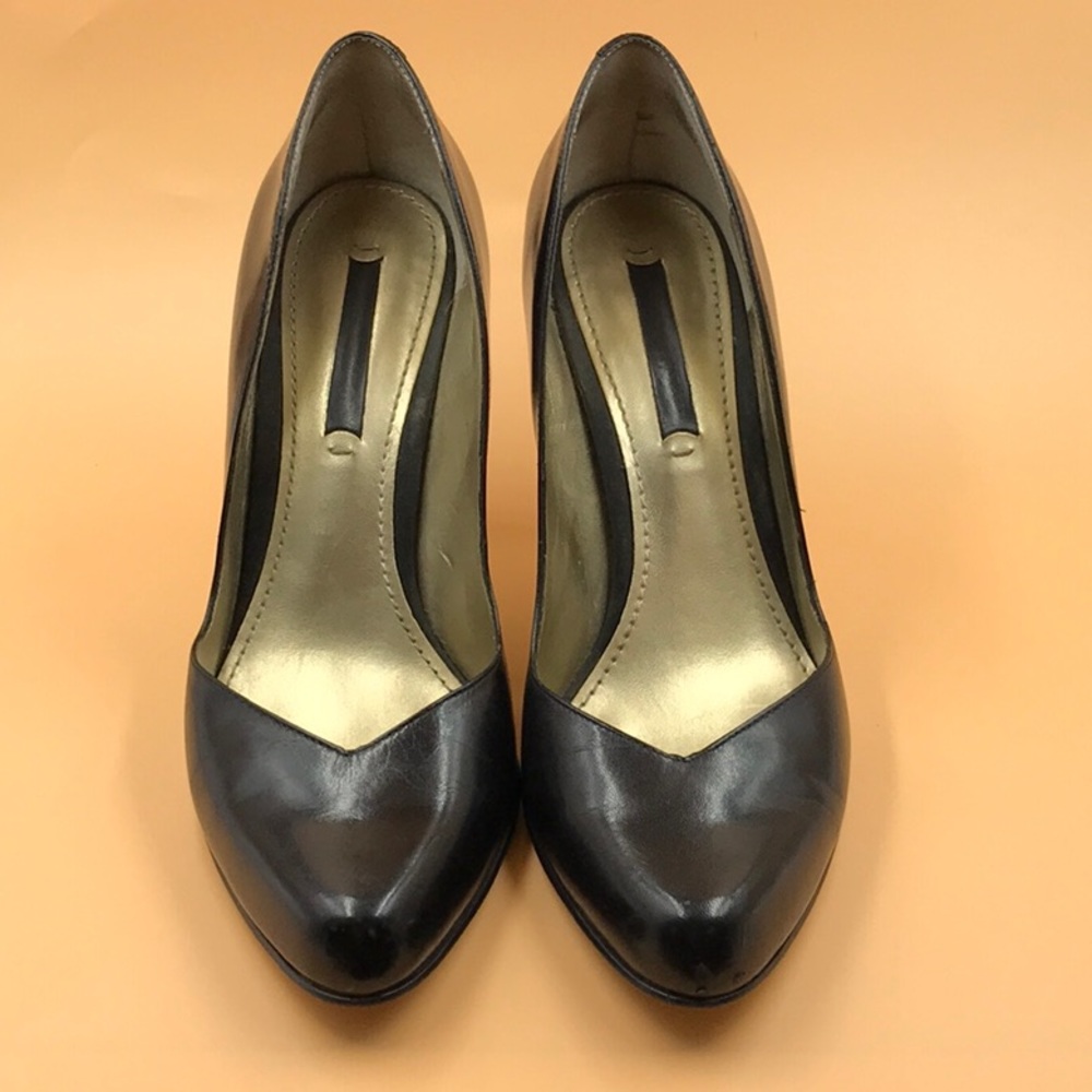 Nine West Classic Black Heel size 6.5